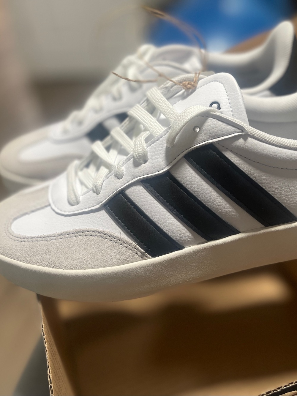 Women’s White Sneakers with Black Side Stripes — Low-Top Casual Trainer